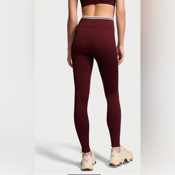 VS PINK LEGGINGS & SPORTS BRA SET - Picture 2 of 11